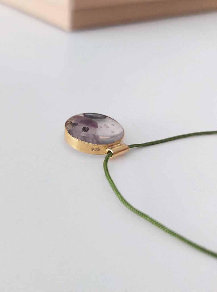 'Ollie' Κολιέ στραγγυλό από Ασήμι 925 Υγρό γυαλί Επίχρυσο 24 Κ με αμέθυστο και λαδί κορδόνι