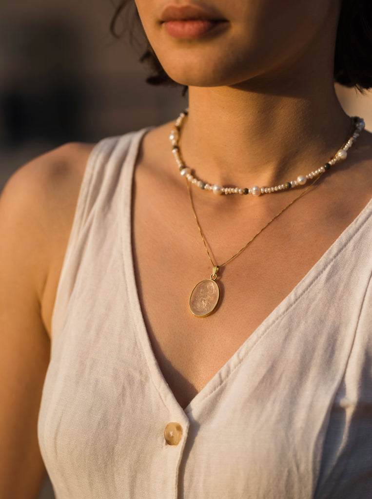 Cameo Κολιέ Ασήμι  Επίχρυσο 925 Υγρό Γυαλί Ανάγλυφη Καμέο Πέτρα 