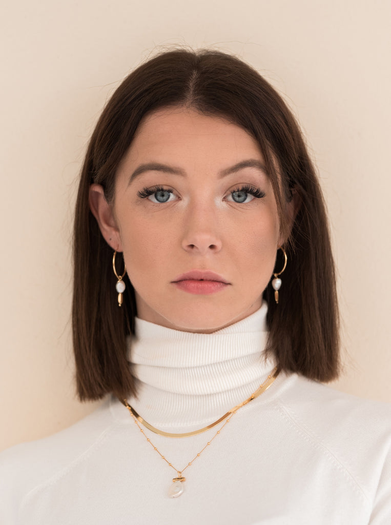 Κολιέ Maïa Ασημένιο 925 αλυσίδα φίδι πλακέ  Επίχρυσο με Μαργαριτάρια και πέτρα Αιματίτη