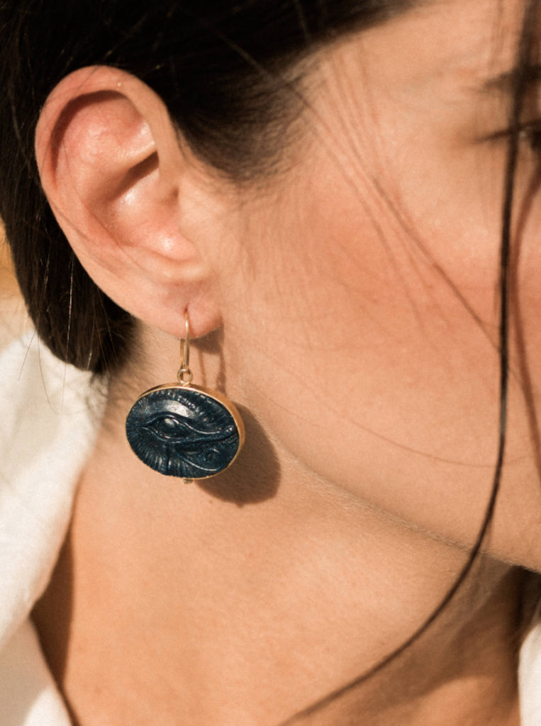 Σκουλαρίκια Ασήμι 925 επίχρυσο 24 καράτια  Ανάγλυφη μπλε Πέτρα το μάτι του Ώρου